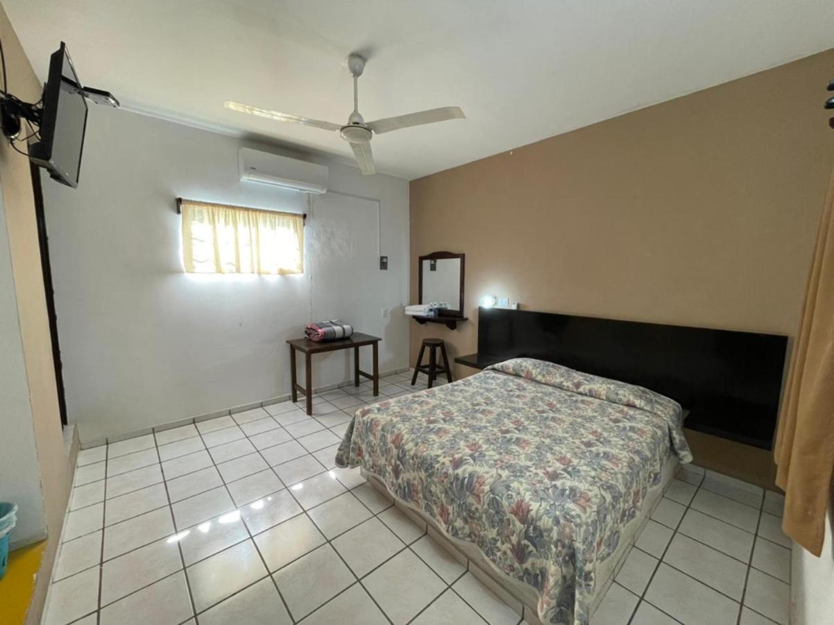 Hotel Moreno ซิวดัด วัลเลส ภายนอก รูปภาพ