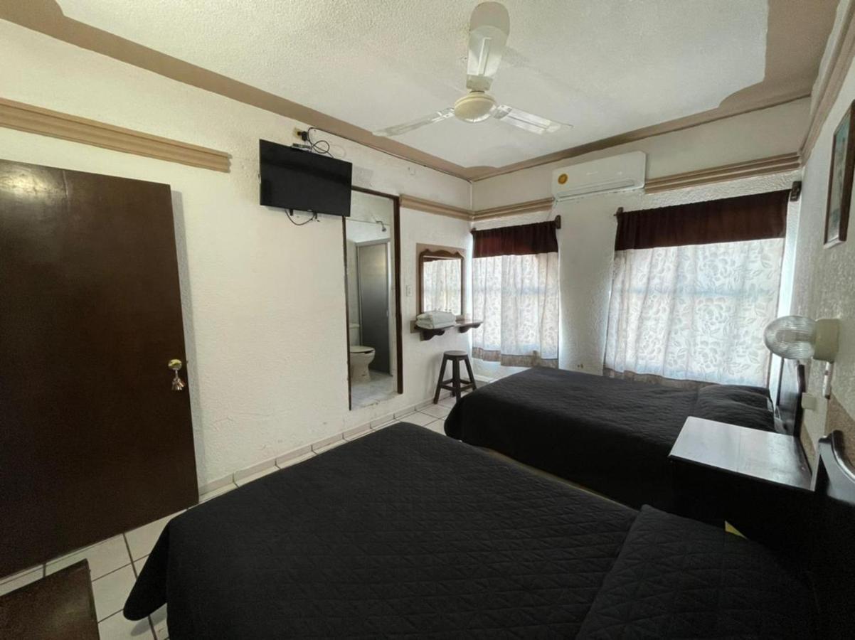 Hotel Moreno ซิวดัด วัลเลส ภายนอก รูปภาพ