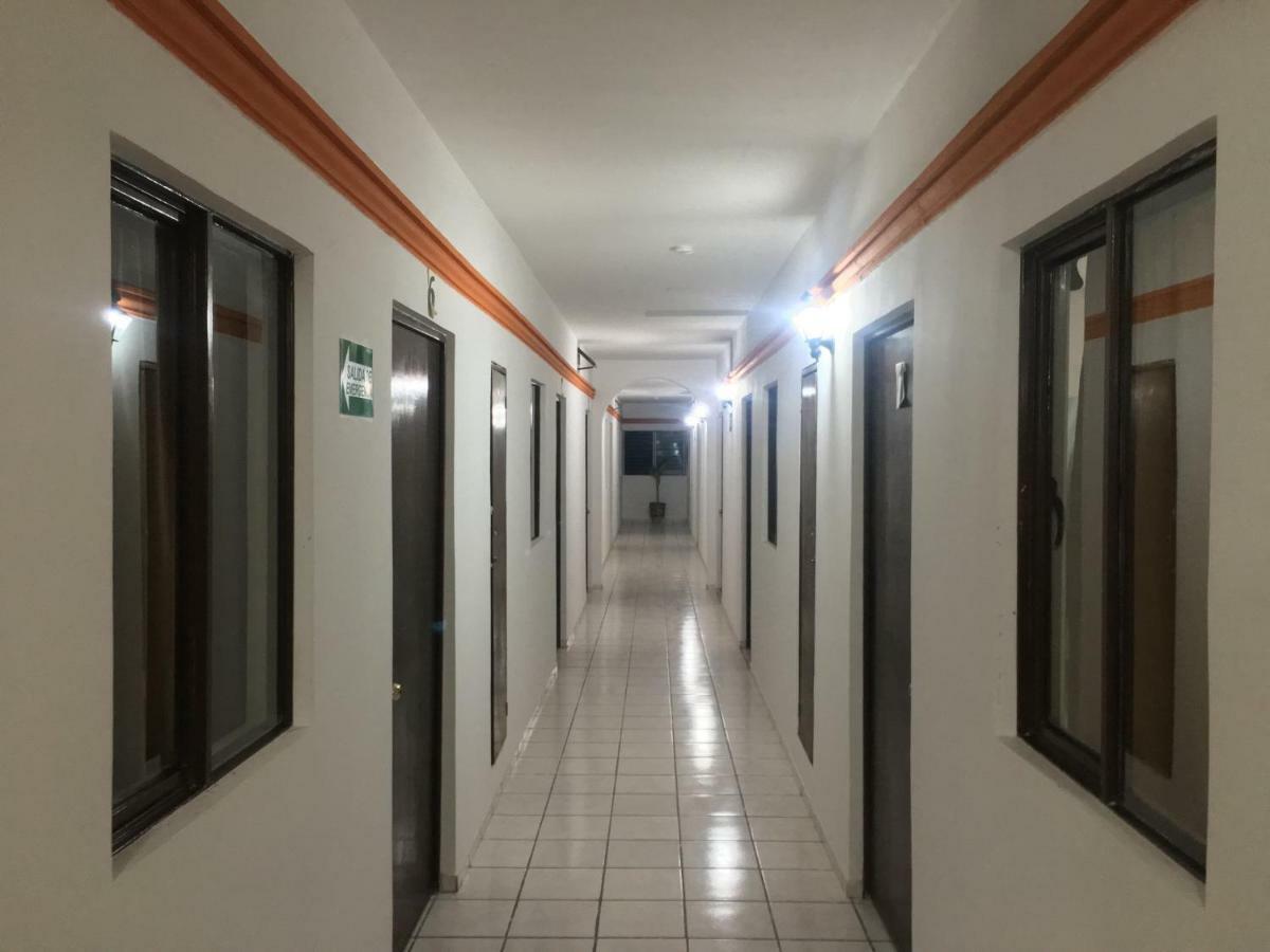 Hotel Moreno ซิวดัด วัลเลส ภายนอก รูปภาพ