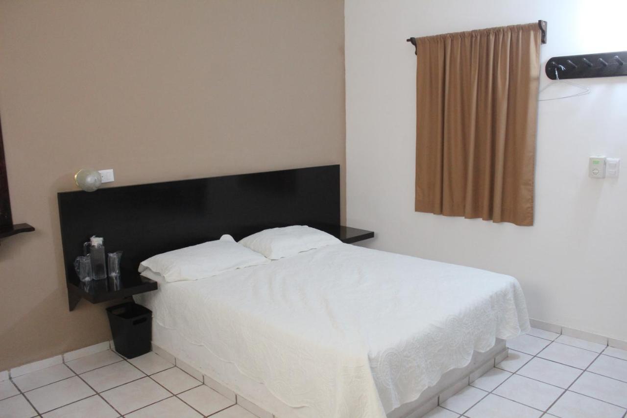 Hotel Moreno ซิวดัด วัลเลส ภายนอก รูปภาพ