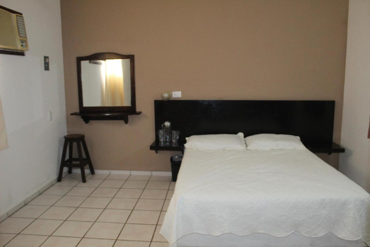 Hotel Moreno ซิวดัด วัลเลส ภายนอก รูปภาพ